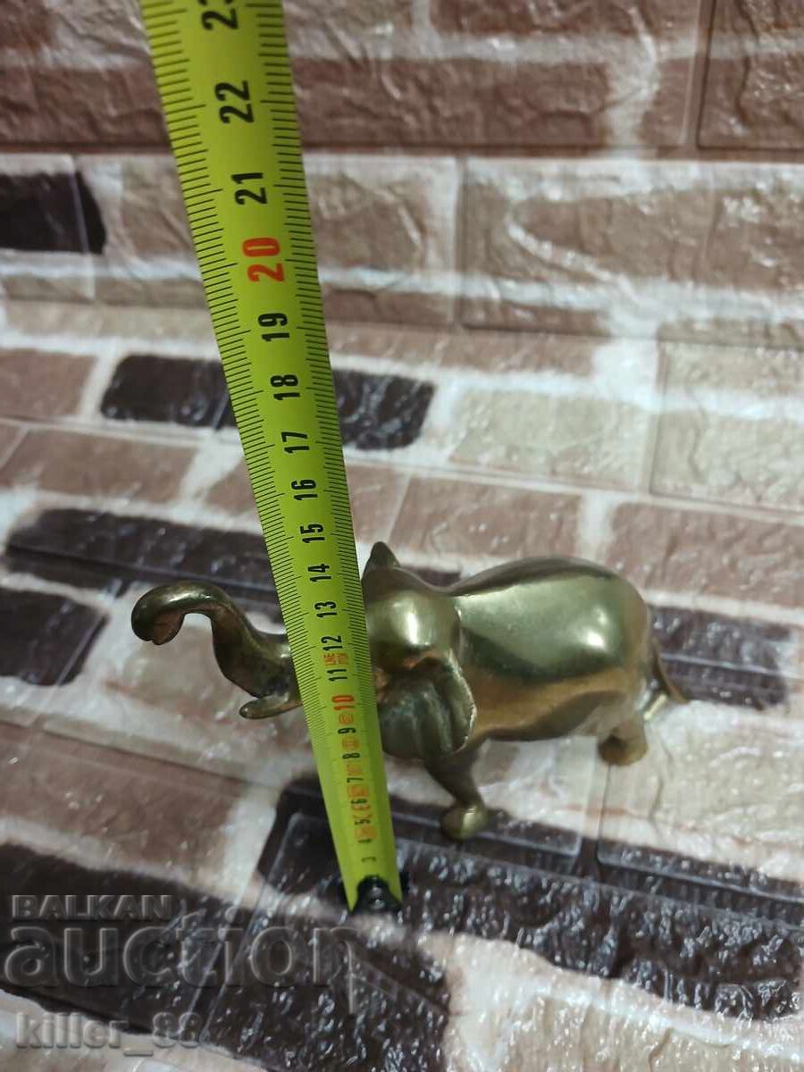 Auction  Bronze elephant for luck