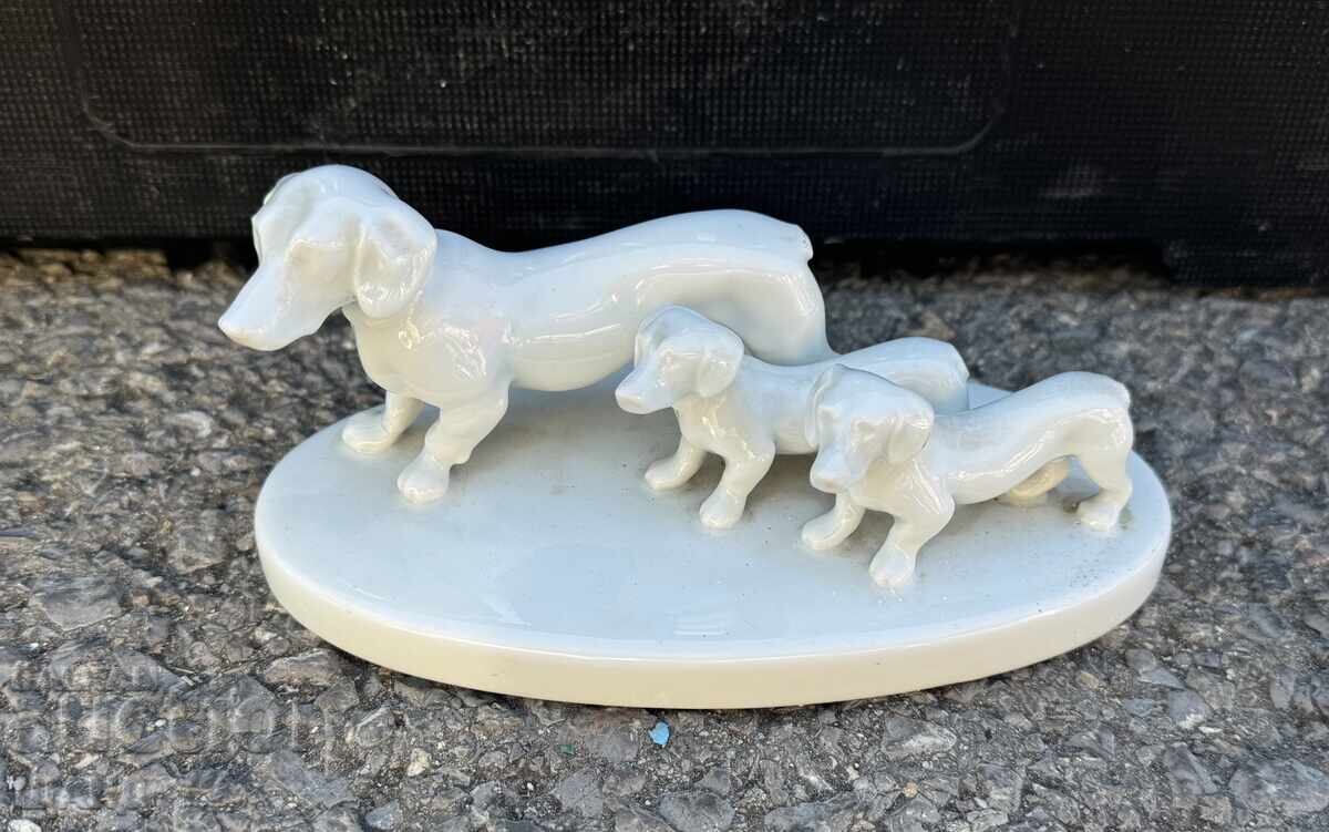 Figurină veche din porțelan francez Limoges, statuetă câini Figurină veche din porțelan francez Limoges, statuetă câini