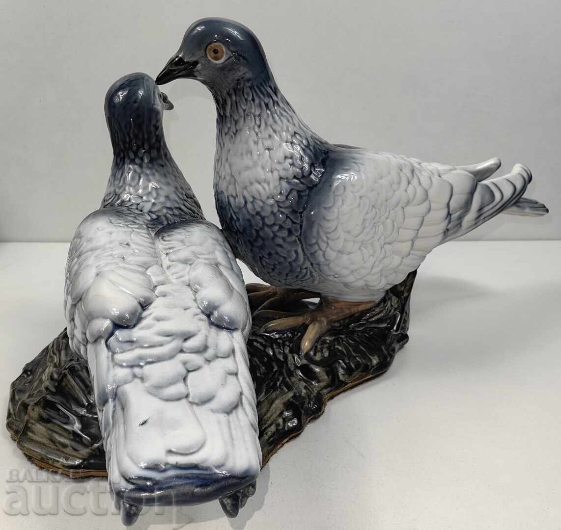 Licitație VECHE FIGURINĂ MARE DIN PORȚELAN STATUETĂ PORUMBEI PASĂRE PASĂRE