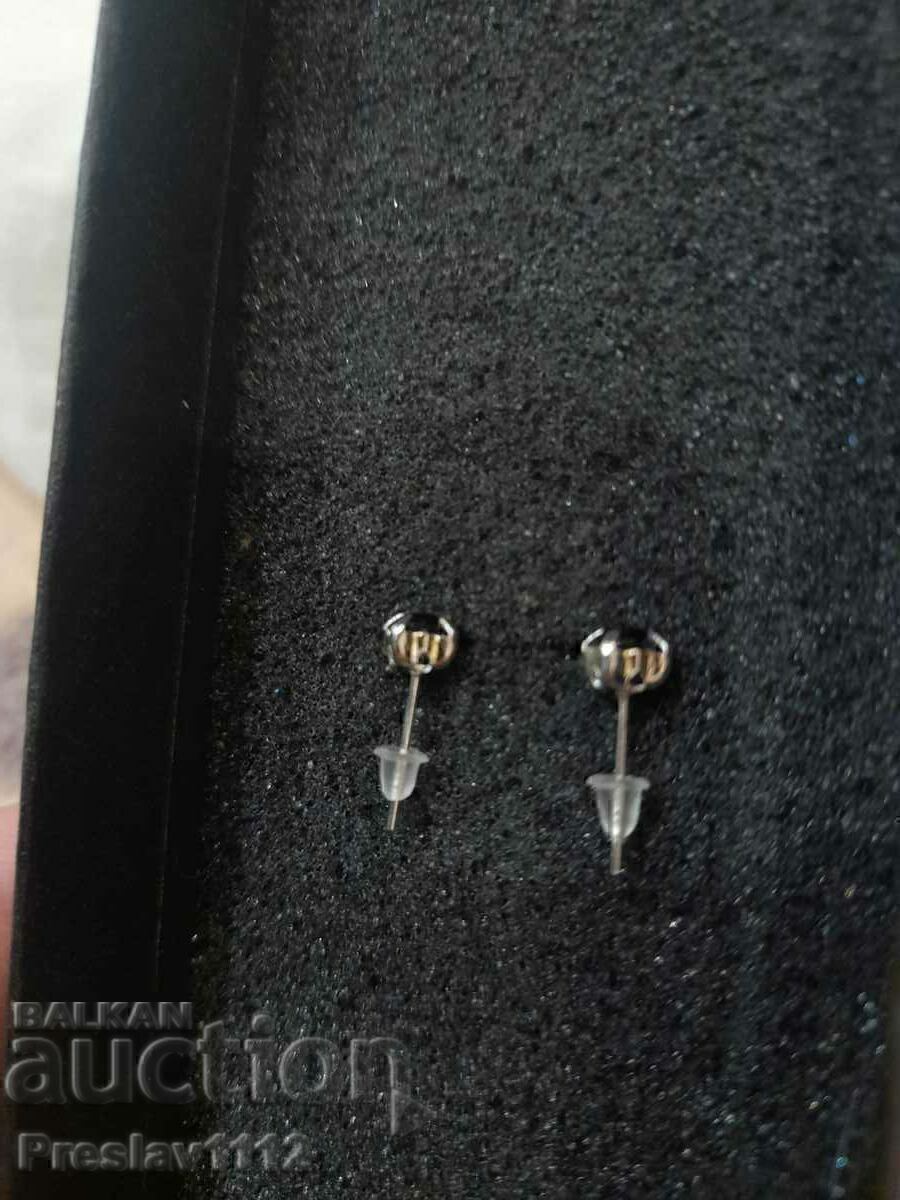 Auction  Onyx earrings 4mm