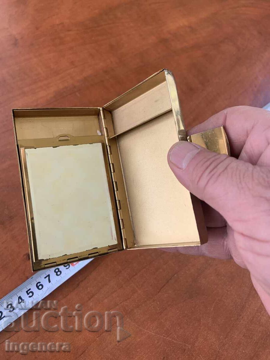 LUXURY METAL GOLD-PLATED BRANDED POWDER COMPACT MIRROR BOX with price € 29.00 | 56.72 BGN LUXURY METAL GOLD-PLATED BRANDED POWDER COMPACT MIRROR BOX with price € 29.00 | 56.72 BGN