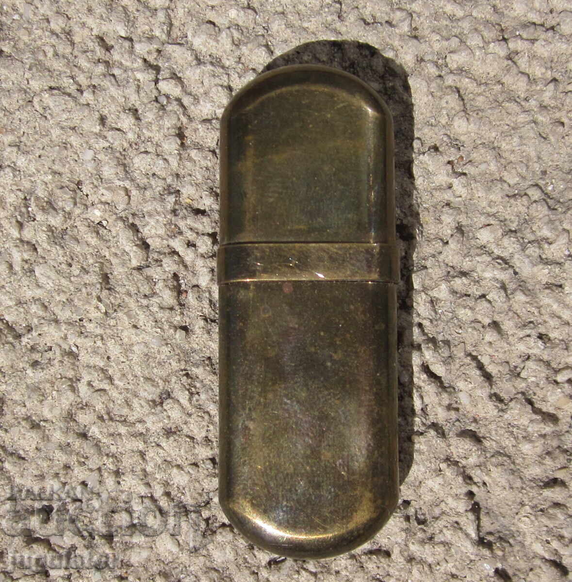 brichetă veche pe benzină, funcțională, din bronz, BRASS No 3 cu preț € 15.00 | 29.34 BGN