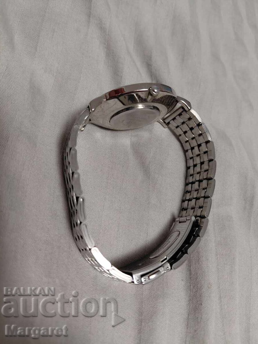Auction  QQ Watch
