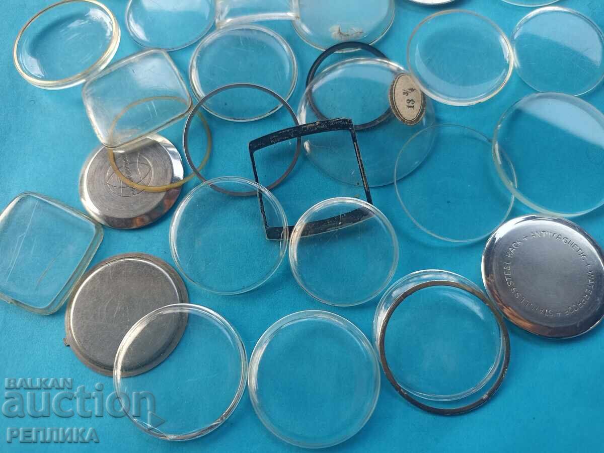 Geamuri pentru ceasuri, lot cu preț € 8.50 | 16.62 BGN