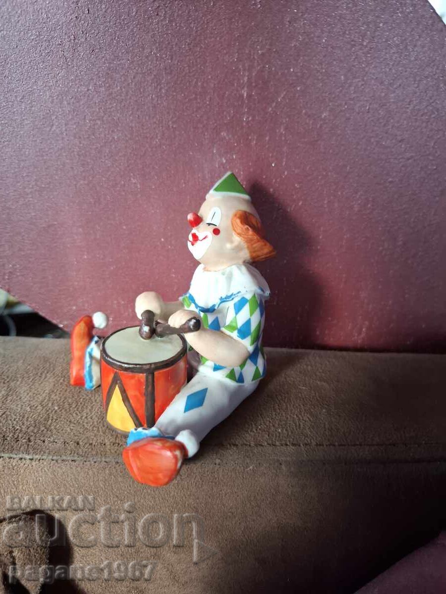 Figurină clovn cu marcaj cu preț € 20.00 | 39.12 BGN Figurină clovn cu marcaj cu preț € 20.00 | 39.12 BGN