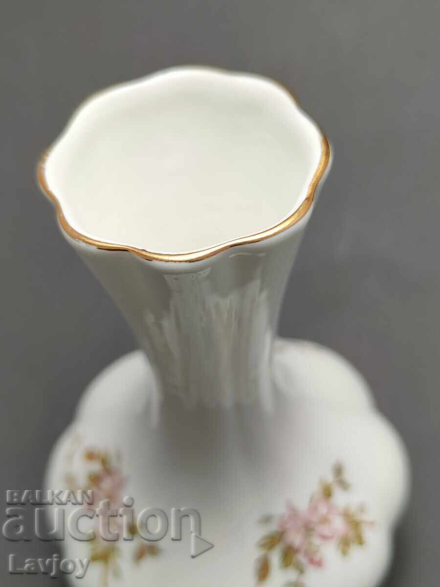 Delivery of Bulgarian small porcelain vase
