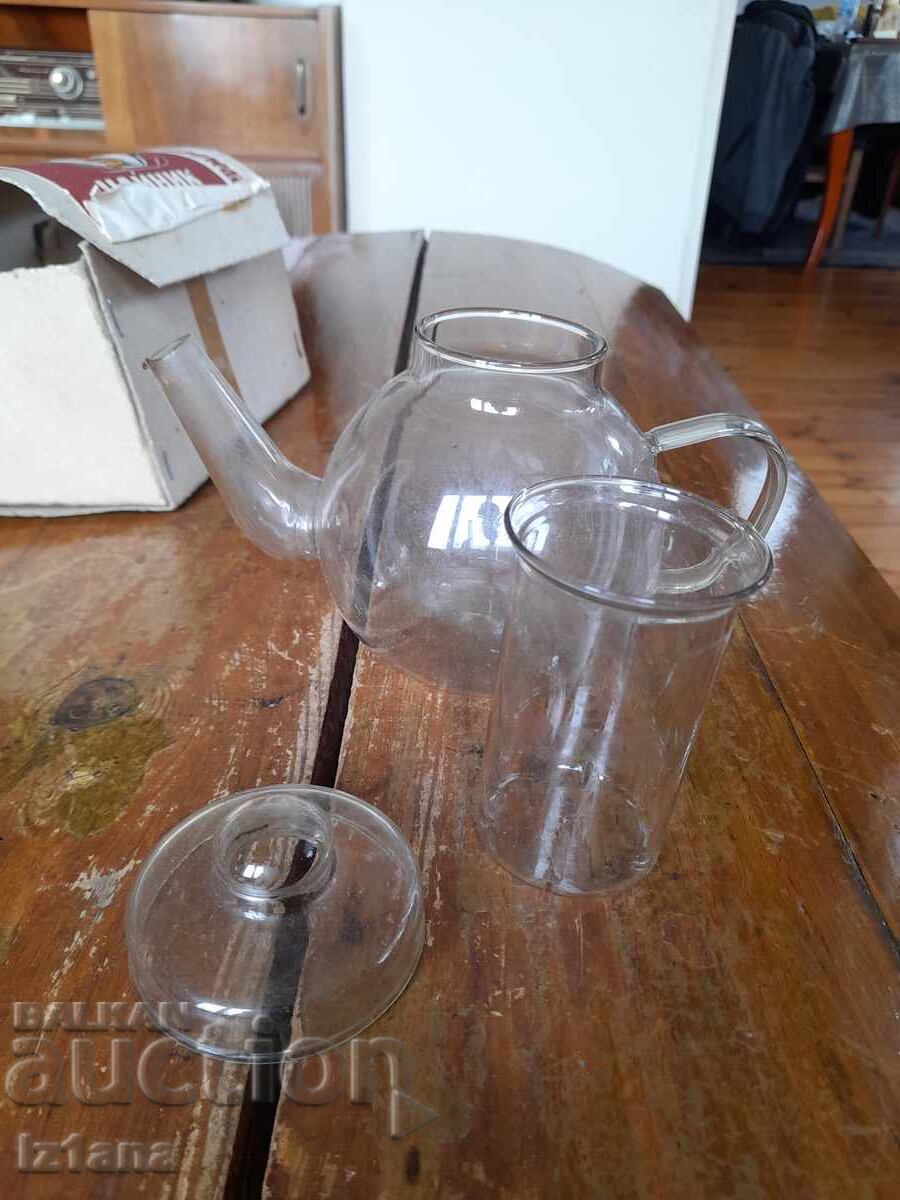 Livrarea Ceainic vechi de sticlă