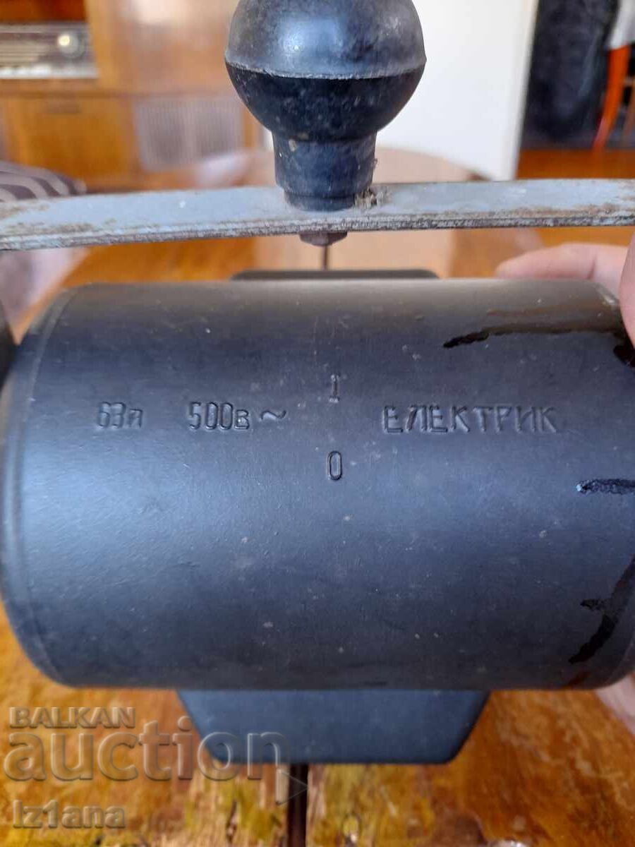 Întrerupător electric trifazat vechi, comutator, întrerupător cu preț € 63.00 | 123.22 BGN Întrerupător electric trifazat vechi, comutator, întrerupător cu preț € 63.00 | 123.22 BGN