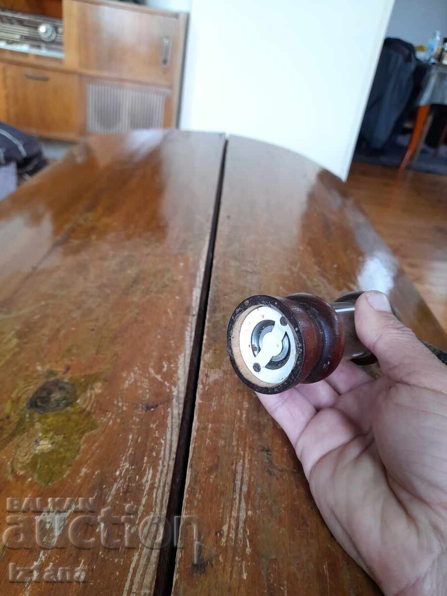 Livrarea Stara Melnička, moara de piper negru