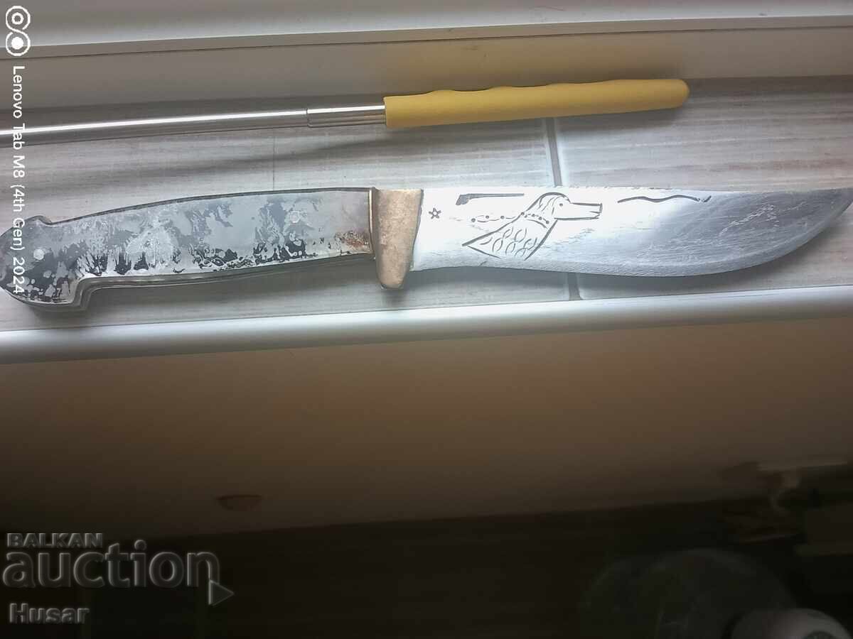 Old knife with decoration / maker's mark on the blade
