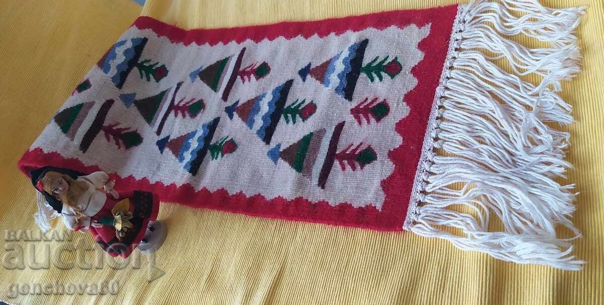 Panou și covoraș țesute manual în stil Chiprovtsi cu preț € 15.00 | 29.34 BGN