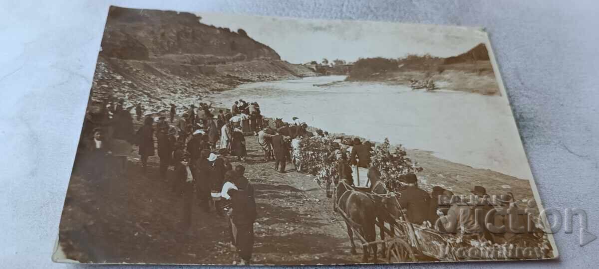 Fotografie traversare râul Ticea cu mașina 1932