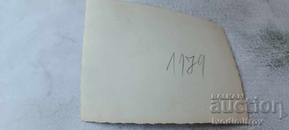 Foto Tineret în mare cu preț € 0.88 | 1.72 BGN Foto Tineret în mare cu preț € 0.88 | 1.72 BGN