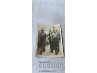 Снимка Бургасъ Трима мъже на разходка 1939