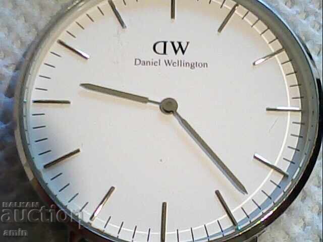 Watch aw works no battery Watch aw works no battery