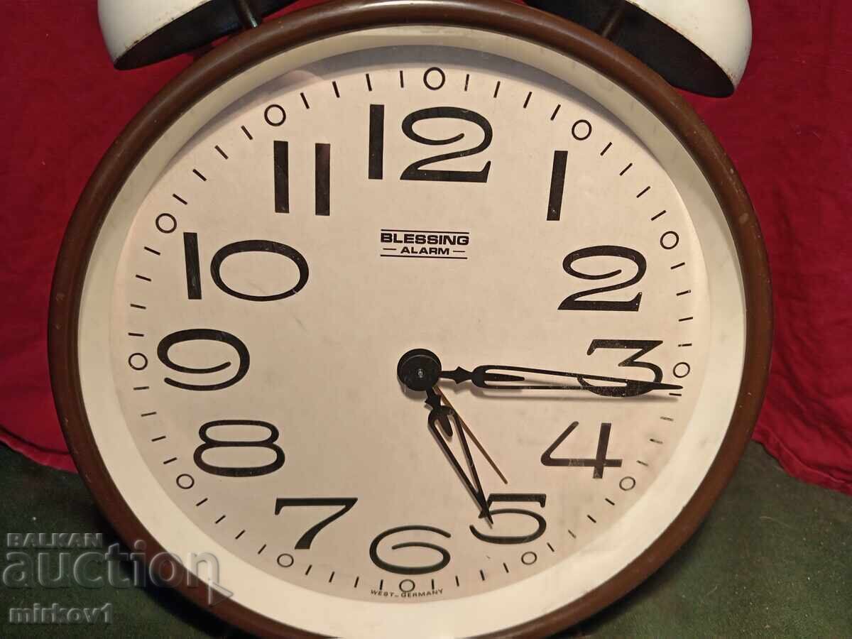 Ceas deşteptător german BINECUVÂNTARE cu preț € 15.00 | 29.34 BGN
