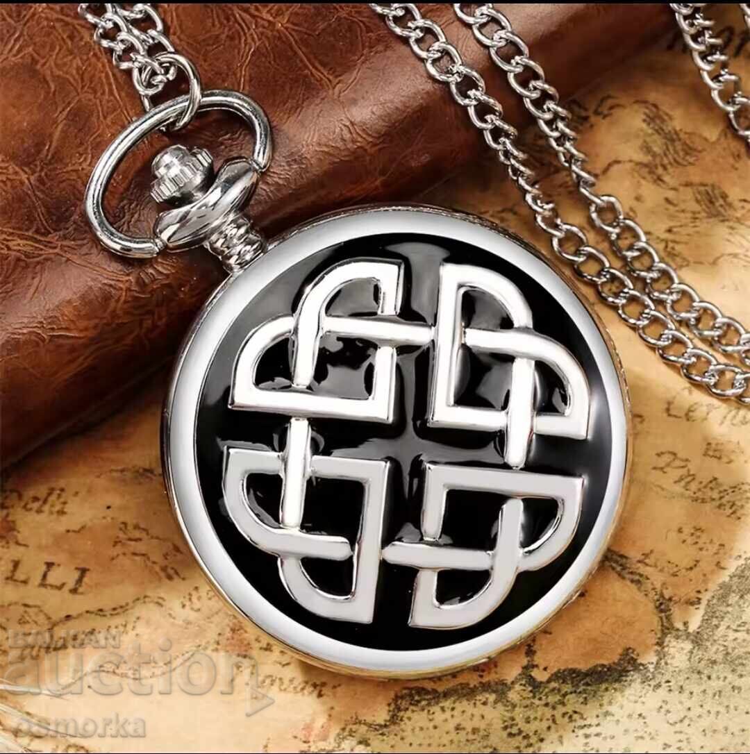 Livrarea Ceas de buzunar nou ornamente albe fundal negru medalion accesoriu