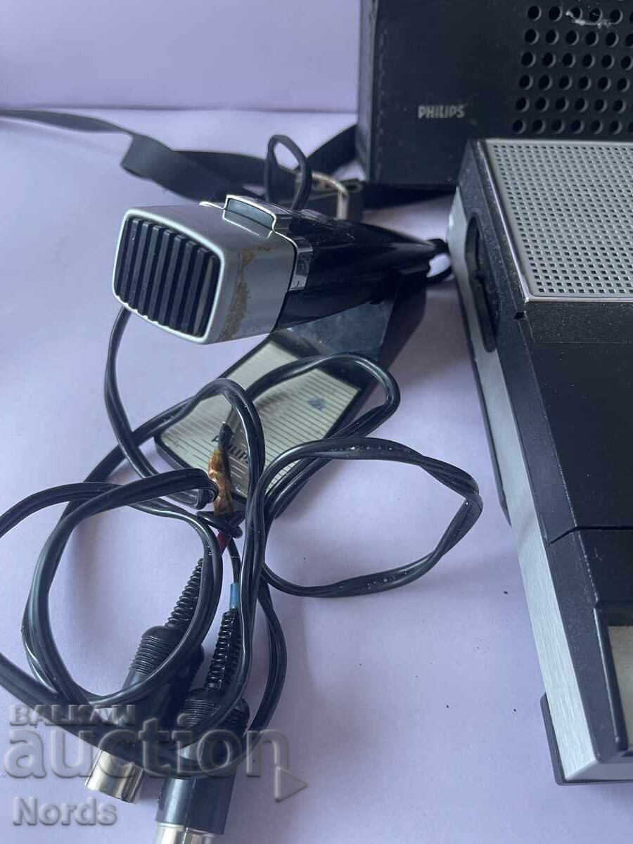 Livrarea Reportofon retro cu microfon
