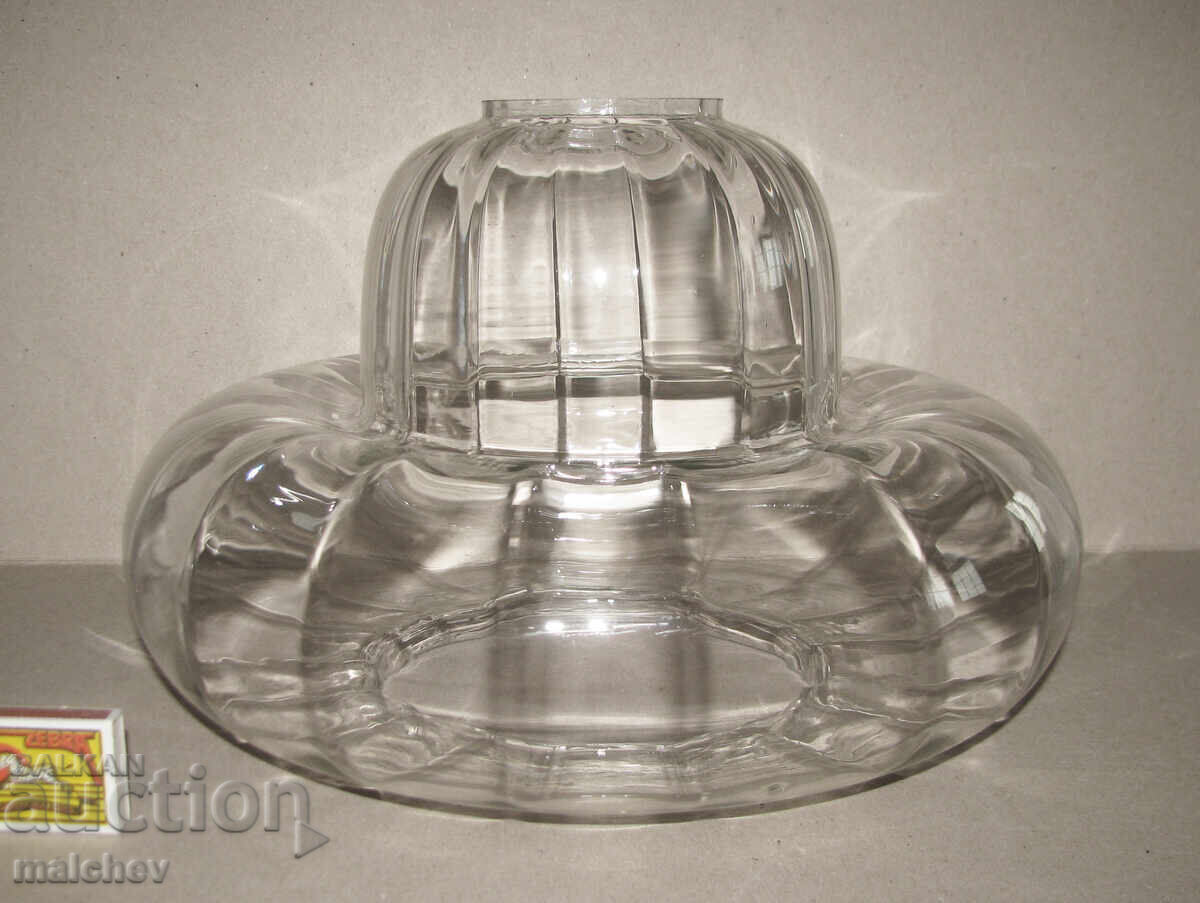 Abajur mare din sticlă suflată manual 34/21 cm excelent cu preț € 14.00 | 27.38 BGN Abajur mare din sticlă suflată manual 34/21 cm excelent cu preț € 14.00 | 27.38 BGN