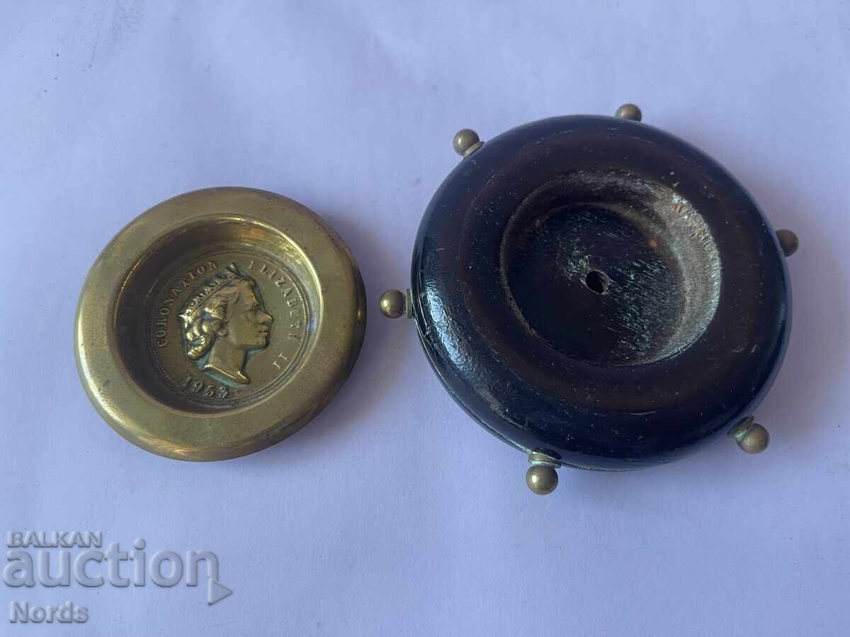 Licitație Decorațiune metalică vintage cu ramă din lemn