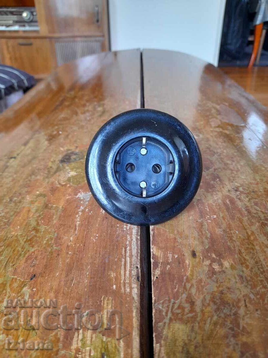 Priză electrică veche