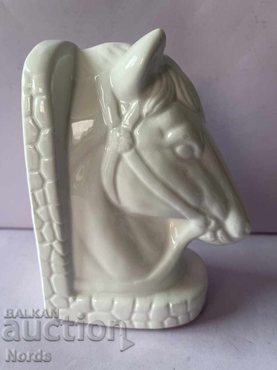 Figurină cal alb cu preț € 5.00 | 9.78 BGN