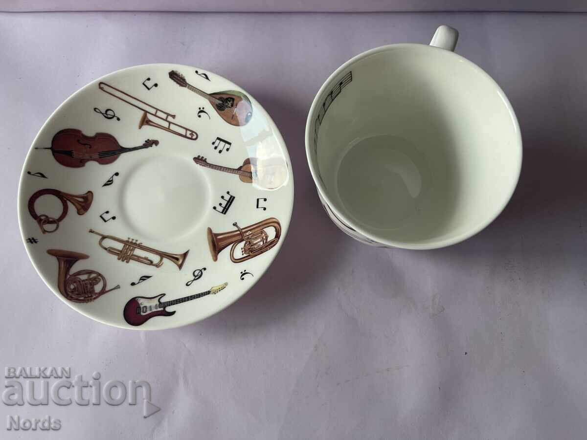 Set dublu din porțelan Muzică cu preț € 2.50 | 4.89 BGN