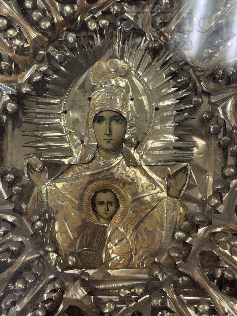 Παλαιά τσαρική ρωσική εικόνα σε θήκη (κιβωτό) με τιμή € 15.50 | 30.32 BGN