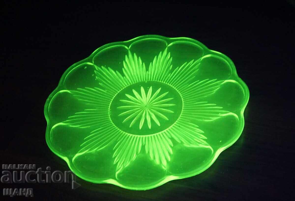 Vechi platou din cristal de sticlă de uraniu
