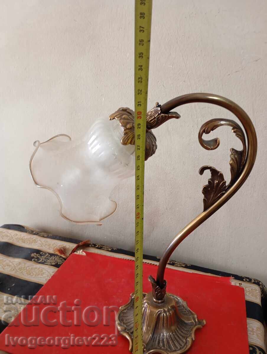 Lampă de masă vintage cu preț € 42.00 | 82.15 BGN Lampă de masă vintage cu preț € 42.00 | 82.15 BGN