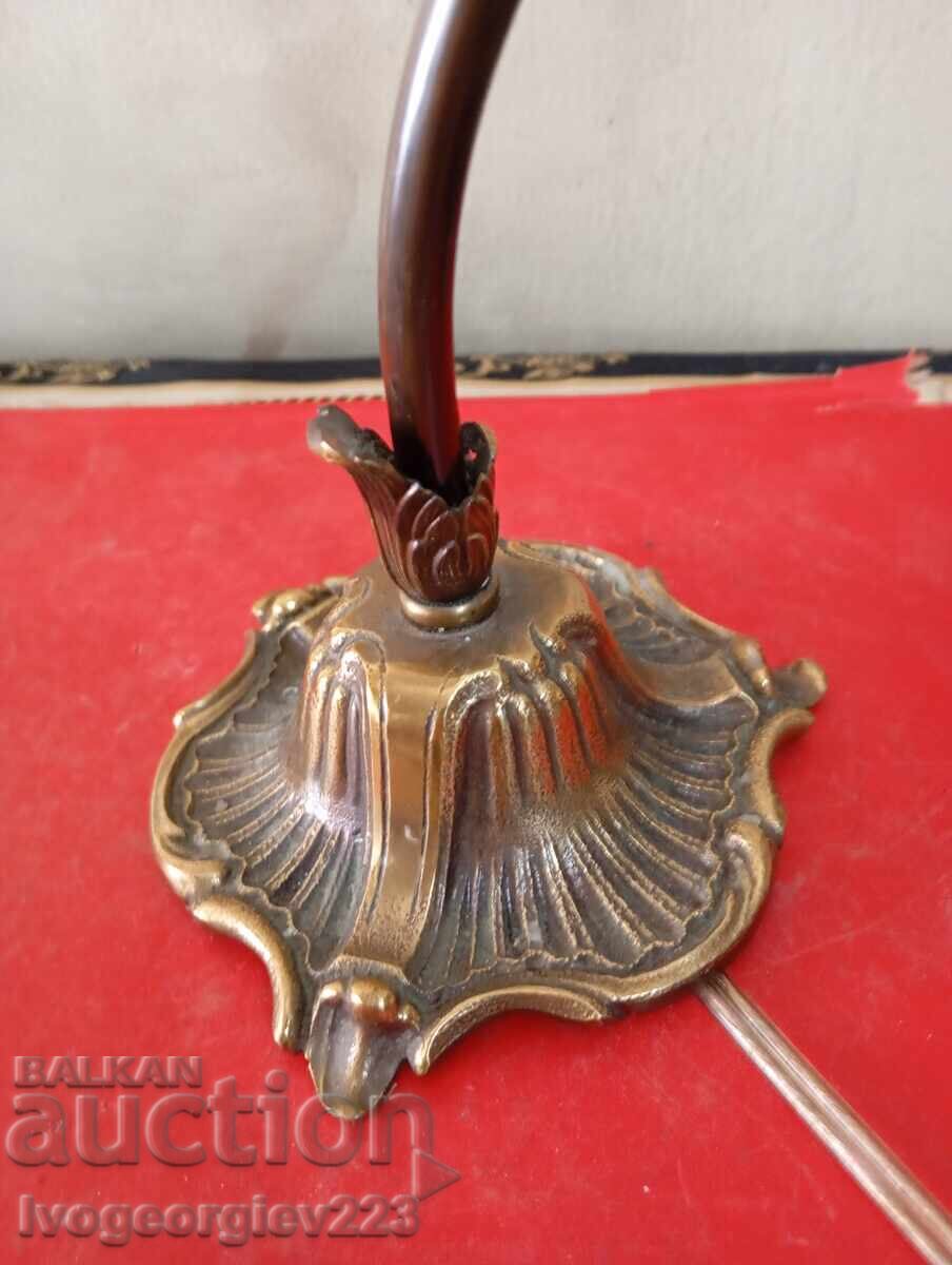 Livrarea Lampă de masă vintage Livrarea Lampă de masă vintage