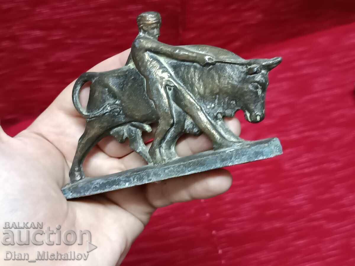 Livrarea Statuetă din bronz scenă mitologică Hercule și taurul Livrarea Statuetă din bronz scenă mitologică Hercule și taurul