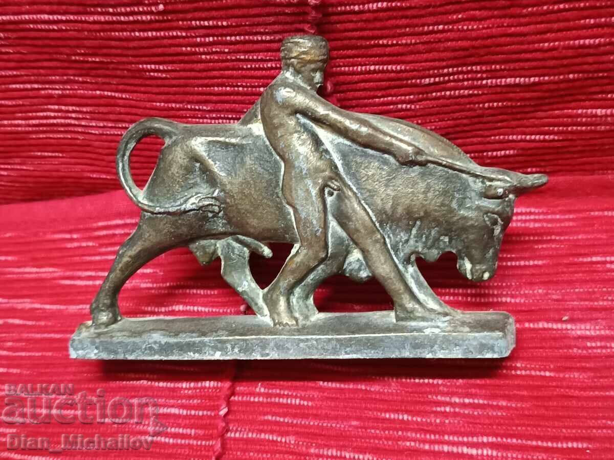 Statuetă din bronz scenă mitologică Hercule și taurul Statuetă din bronz scenă mitologică Hercule și taurul