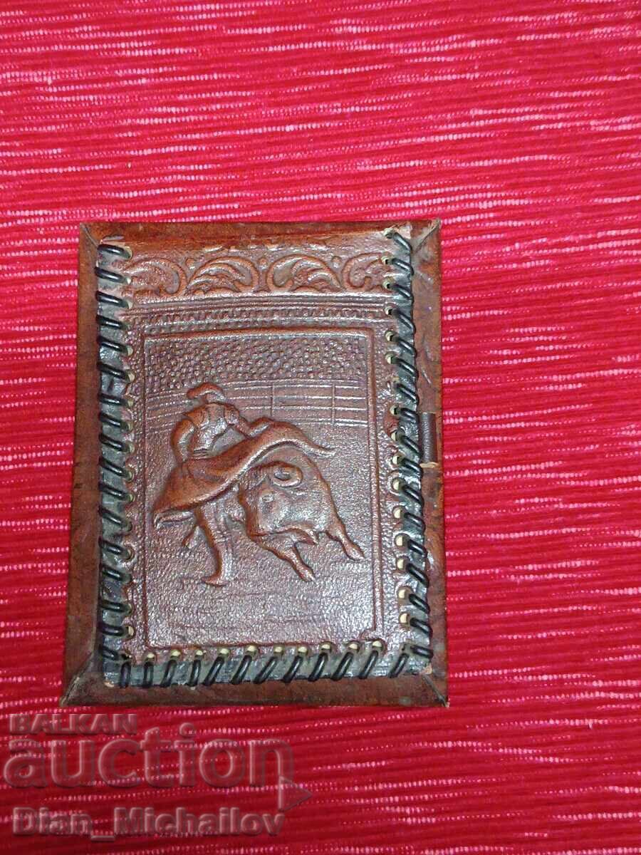 Agendă din piele cu toreador cu preț € 20.00 | 39.12 BGN