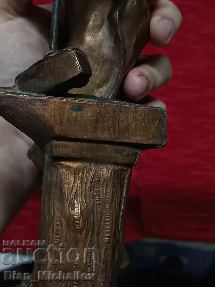 Statuetă din bronz reprezentând un fierar cu preț € 80.00 | 156.47 BGN