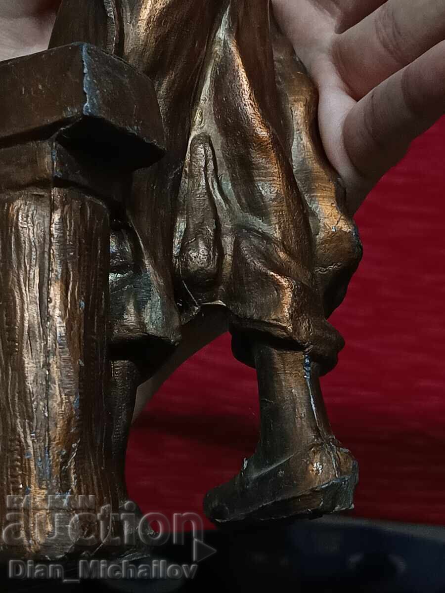 Licitație Statuetă din bronz reprezentând un fierar