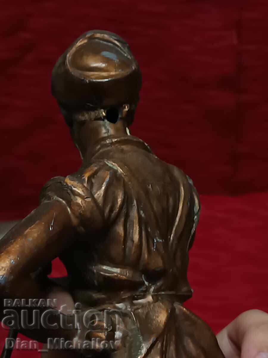 Statuetă din bronz reprezentând un fierar - 7