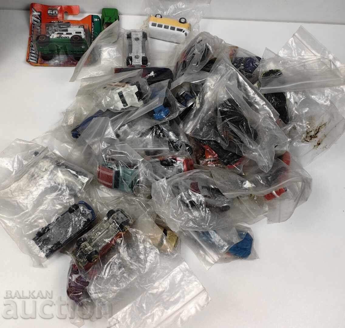 LOT MAȘINUȚE MATCHBOX HOTWHEELS HOT WHEELS ALTELE cu preț € 25.00 | 48.90 BGN