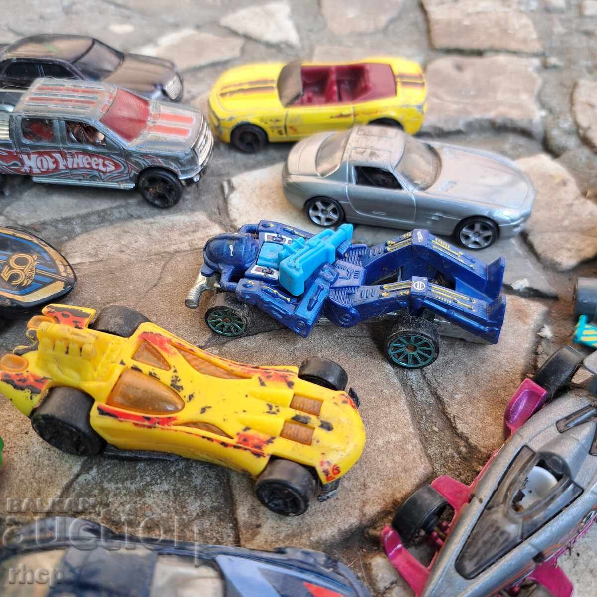 Hot Wheels Transformers și alte mașinuțe 20 buc cu preț € 5.80 | 11.34 BGN