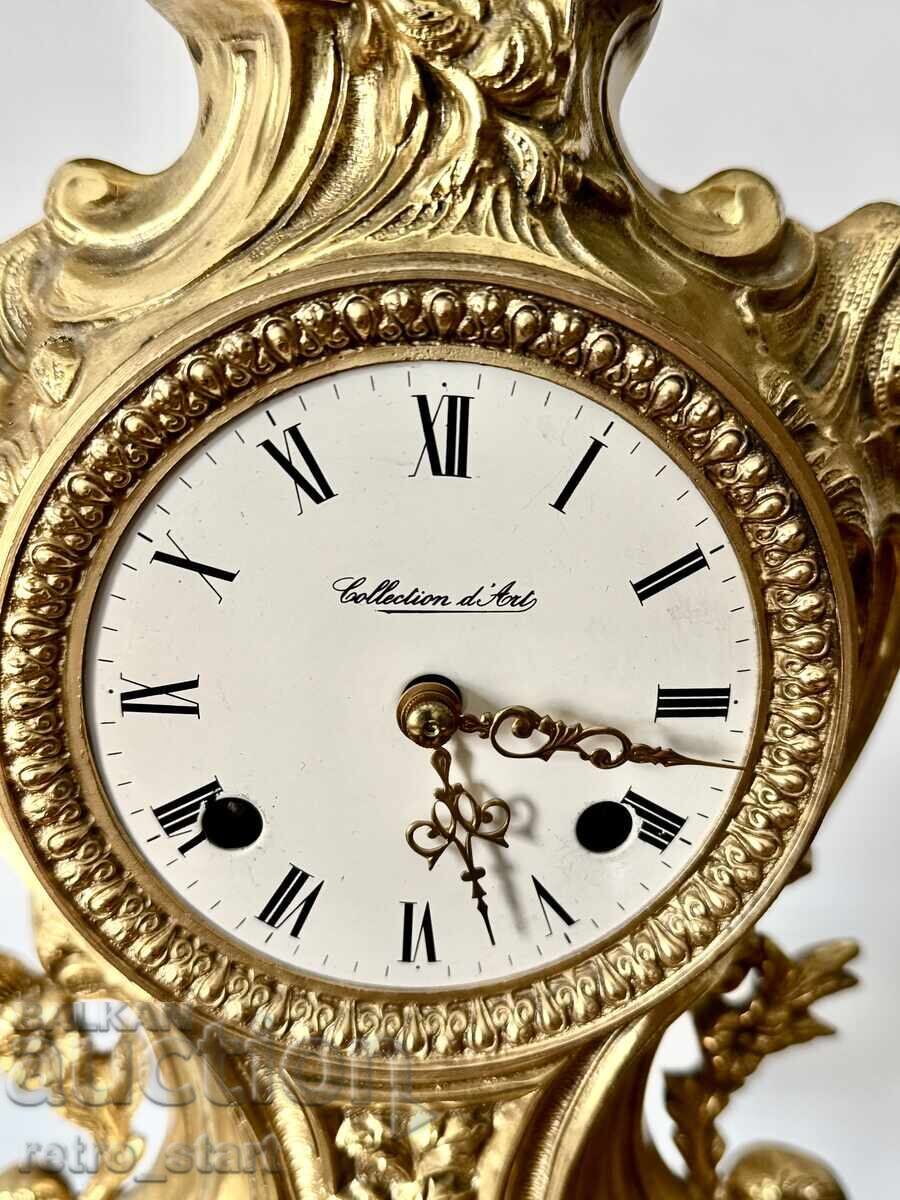 Auction  Antique-style bronze table clock, works! From 0.01€