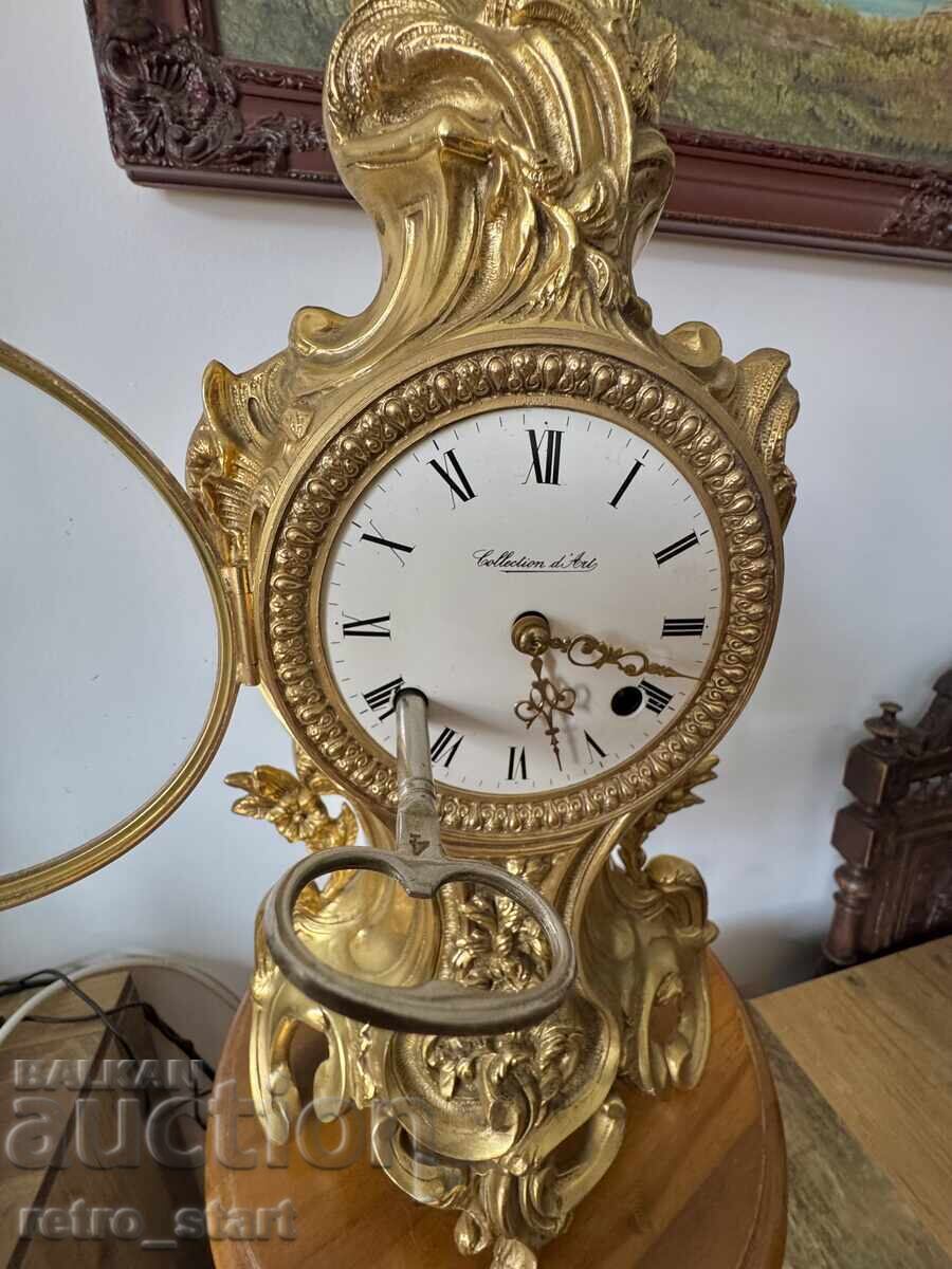 Delivery of Antique-style bronze table clock, works! From 0.01€