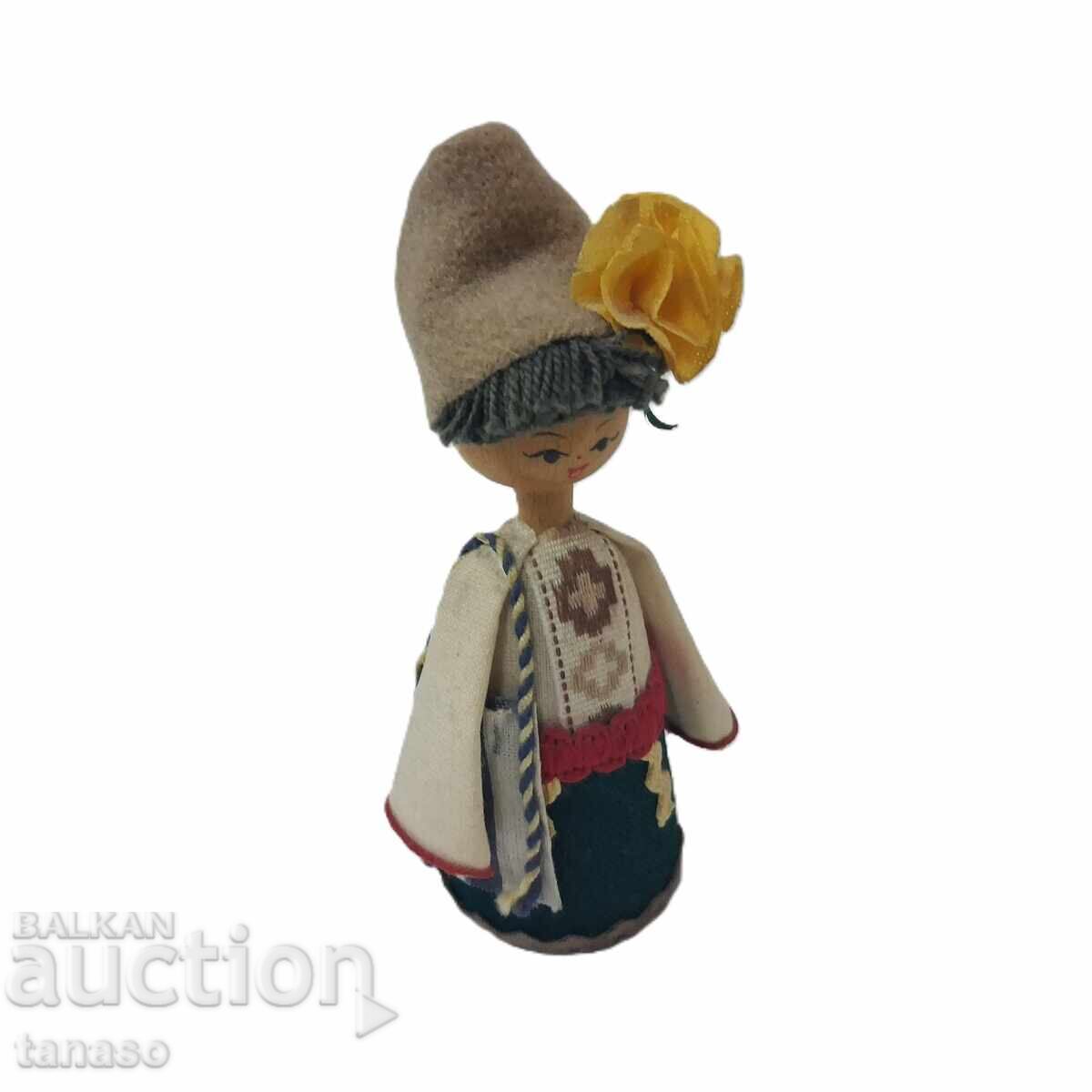 Păpușă folclorică tradițională – față din lemn, costum popular, 12 cm - 5