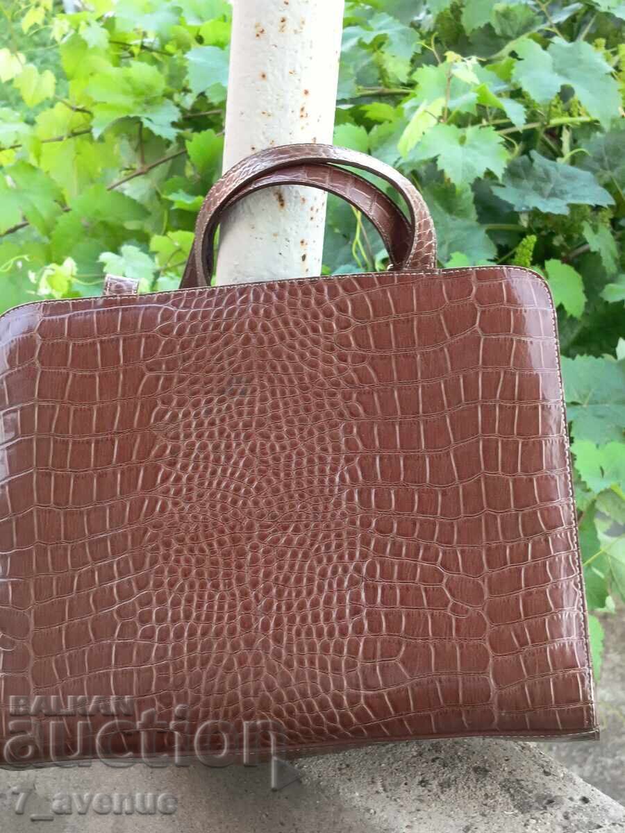GEANTĂ damă - Promoție!!! cu preț € 5.00 | 9.78 BGN GEANTĂ damă - Promoție!!! cu preț € 5.00 | 9.78 BGN