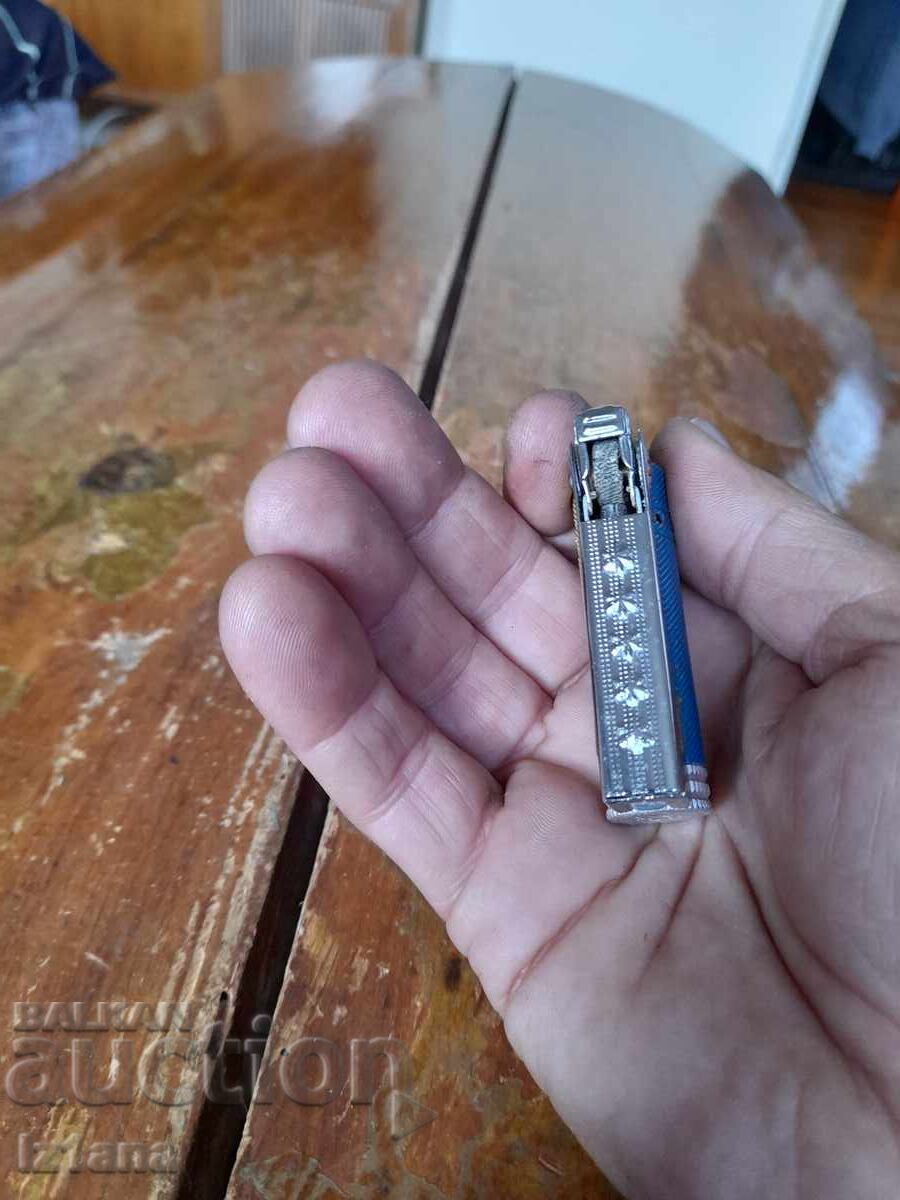 Livrarea Brichetă veche Fong Youn 101 Livrarea Brichetă veche Fong Youn 101