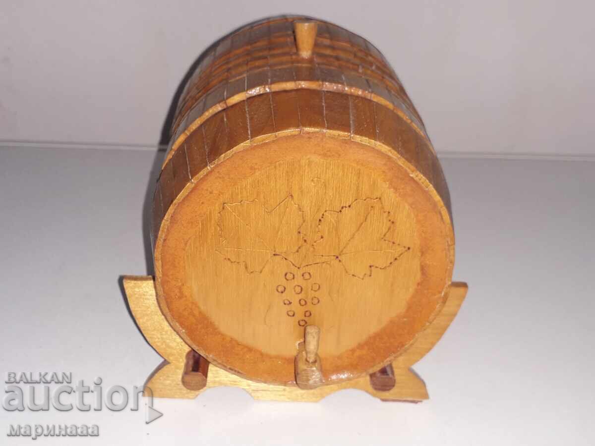 Auction  SMALL WINE BARREL. WOOD