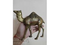 Masivă figurină din bronz masiv reprezentând o cămilă