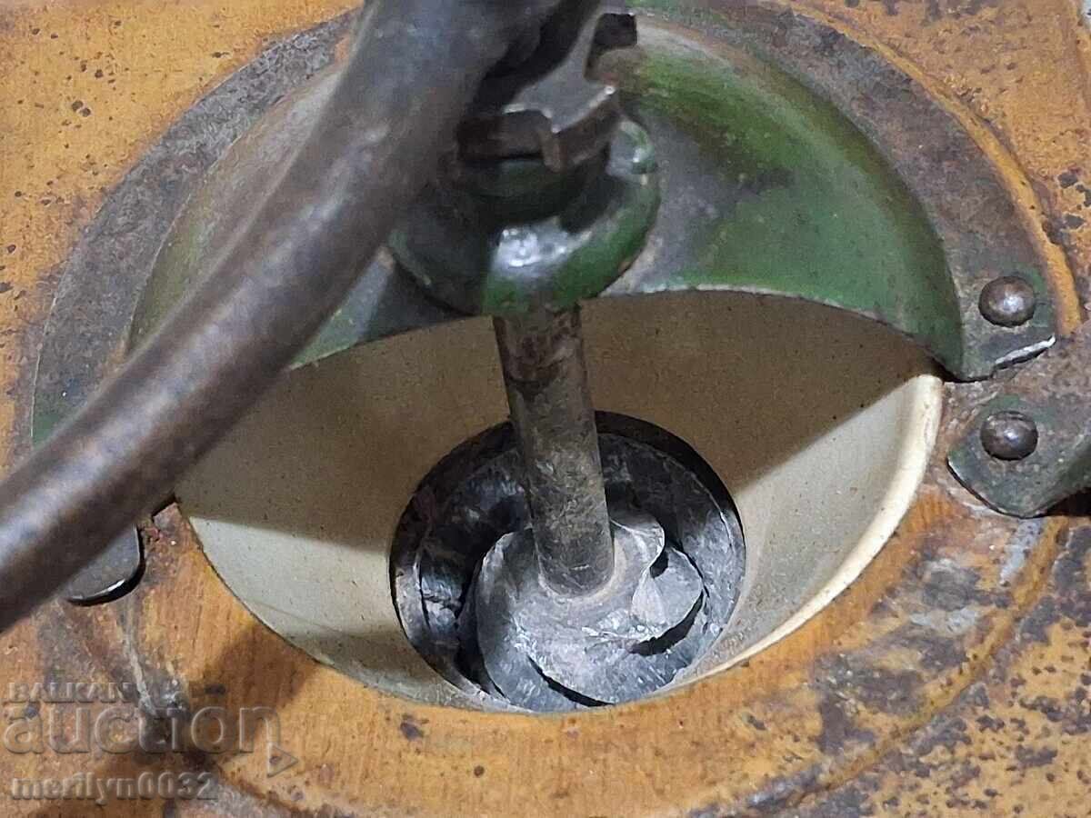 Râșniță veche PEUGEOT pentru condimente, cafea, piper - 6 Râșniță veche PEUGEOT pentru condimente, cafea, piper - 6