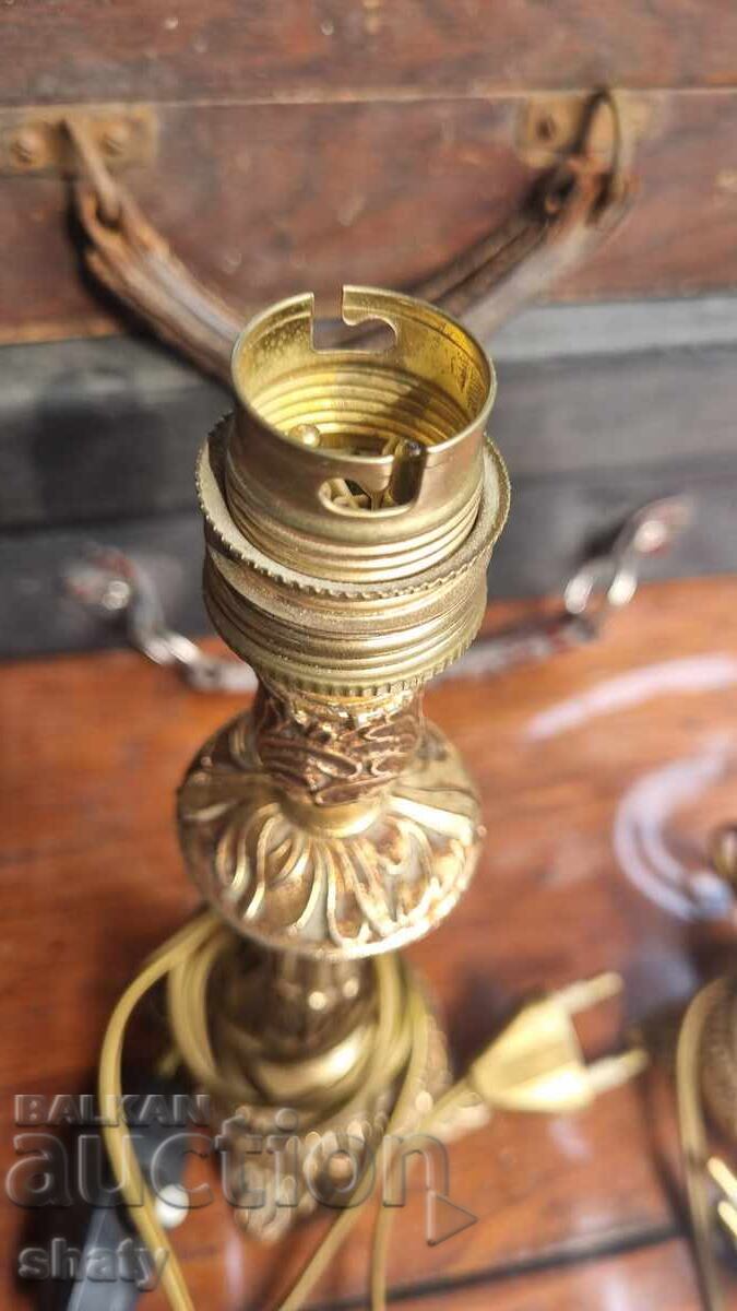 Lămpi vechi din bronz cu preț € 30.00 | 58.68 BGN Lămpi vechi din bronz cu preț € 30.00 | 58.68 BGN