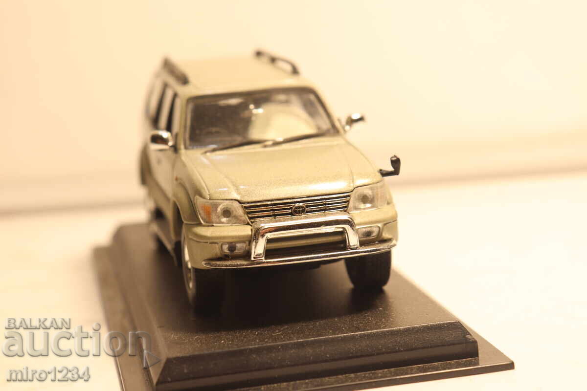 Доставка на 1/43  TOYOTA LAND  CRUSER  КОЛИЧКА  ИГРАЧКА    МОДЕЛ