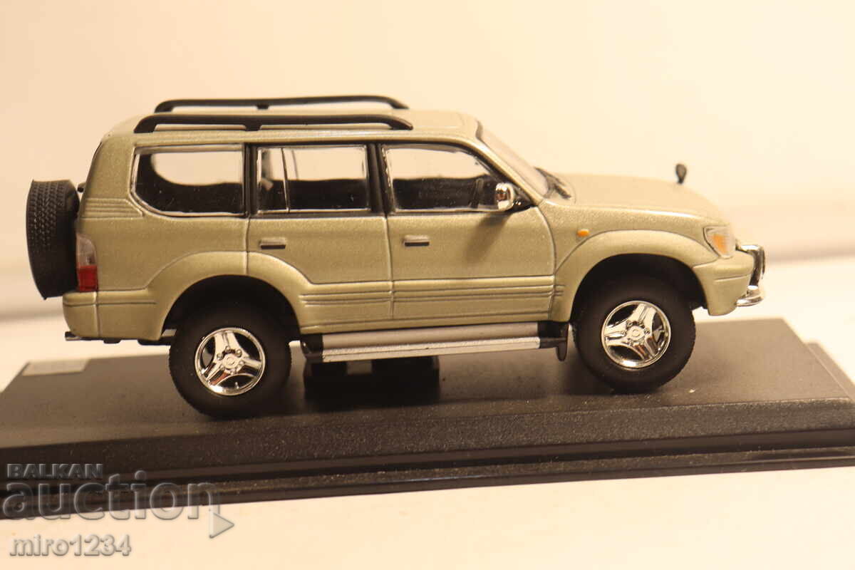 1/43  TOYOTA LAND  CRUSER  КОЛИЧКА  ИГРАЧКА    МОДЕЛ - 5